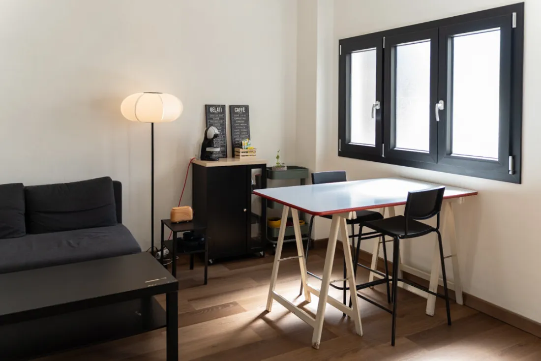 L’angolo caffè accanto alla sala, per le pause fra un episodio e l’altro